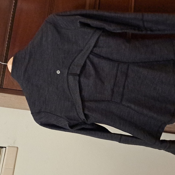 EUC Lululemon Define Jacket Sz 8 - Picture 3 of 5